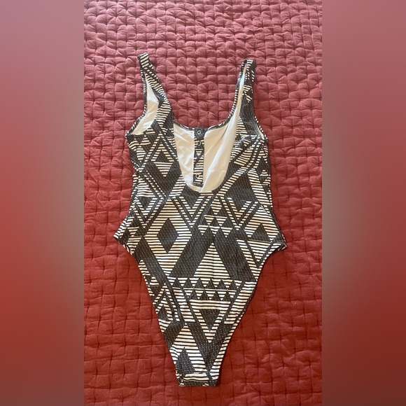 American Eagle Swimsuit - Picture 2 of 2